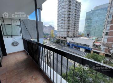 Departamento · 98m² · 3 Ambientes · Exc. Depto. 3 Amb. Al Frente Sobre Av Libertador
