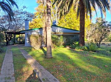 Casa · 146m² · 3 Ambientes · 2 Cocheras · Casa en Venta en Zona Central del Club de Campo El Moro