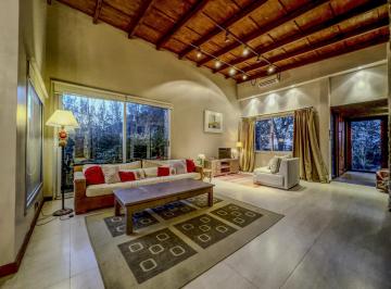 Casa · 182m² · 4 Ambientes · 4 Cocheras · Oportunidad · Apto Crédito · Casa · 3 Dorm. · con Inventario Incluido