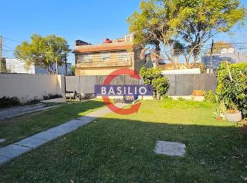 Casa · 215m² · 3 Ambientes · Casa en Venta en Lote Propio con Jardín, Cochera y Parrilla en Boulogne