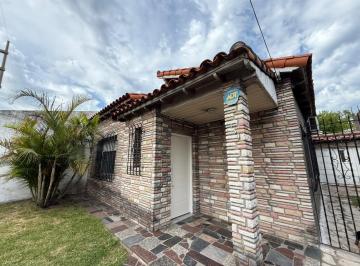 Casa · 150m² · 3 Ambientes · 2 Cocheras · Casa Tres Ambientes con Jardin y Cochera Venta Bernal Quilmes