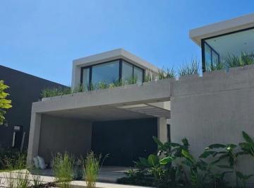 Casa · 445m² · 7 Ambientes · 2 Cocheras · Casa Al Lago Central en Venta 4 Dorm. en Suite