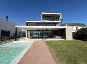 Casa · 430m² · 7 Ambientes · 2 Cocheras · Casa en Venta Al Lago en Marinas Puertos