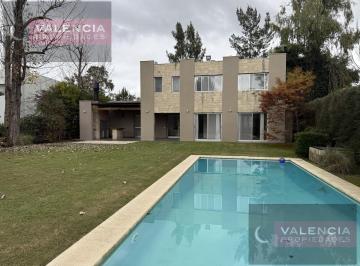 Casa · 320m² · 5 Ambientes · Alquiler con Muebles El Encuentro