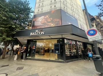 Local comercial · 200m² · Exclusivo Local en Zona de Alto Transito y con 30 Mtrs Lineales de Vidriera!