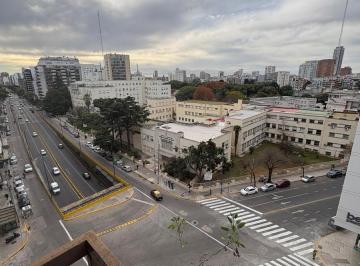 Departamento · 81m² · 3 Ambientes · 1 Cochera · 3 Amb a La Calle con Balcón y Cochera