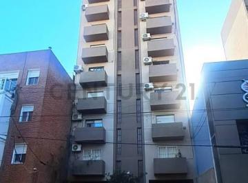 Oficina comercial · 56m² · 4 Ambientes · 1 Cochera · 66 Entre 3 y 4. Departamento en Venta 2 Dorm. con Cochera