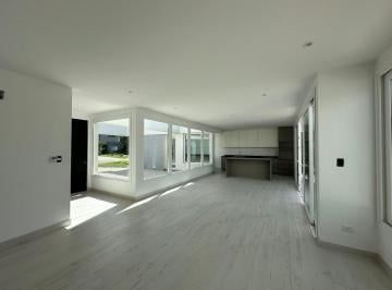 Casa · 173m² · 4 Ambientes · Alquiler Casa 4 Ambientes Prados del Oeste Pileta