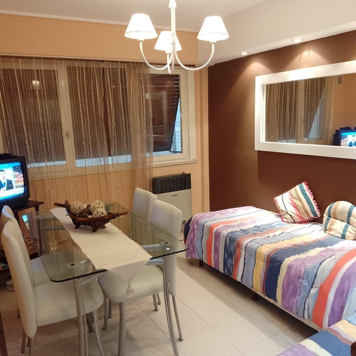 Departamento interno en venta, zona plaza Colón. Colón y Entre Ríos.