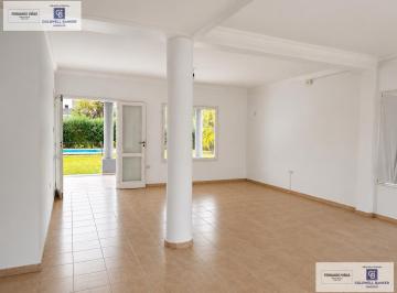 Casa · 240m² · 5 Ambientes · 2 Cocheras · Casa 4 Dorm. Country Marcos Paz