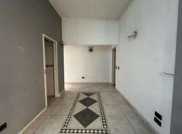 PH · 215m² · 3 Ambientes · 1 Cochera · PH en Valentin Alsina