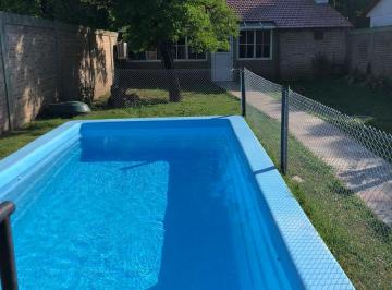 Casa · 206m² · 8 Ambientes · Casa 4 Habitaciones con Quincho y Pileta en Venta