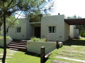 Casa · 153m² · 5 Ambientes · Casa de 5 Ambientes Venta en Costa Esmeralda