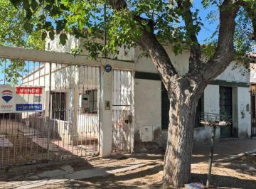 Casa · 150m² · 4 Ambientes · 2 Cocheras · Casa en Venta en Calle Colon de Guaymallen