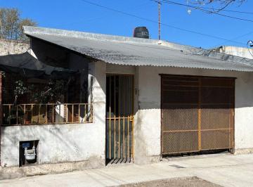 Casa · 122m² · 5 Ambientes · 1 Cochera · Venta Casa 2 Dorm. Tiro Suizo Cochera