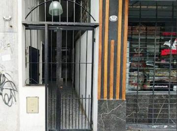 Departamento de 1 ambiente, Morón · En Excelente Ubicación, a 20 m. de La Estación de Castelar, Ideal Profesional.