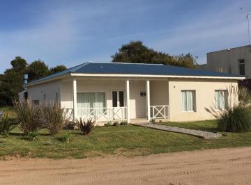 Casa · 190m² · 4 Ambientes · 2 Cocheras · Casa en Venta en Costa Esmeralda - Senderos I - Lote 84