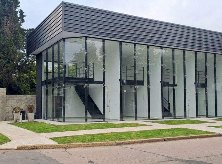 Local comercial · 57m² · 2 Ambientes · 1 Cochera