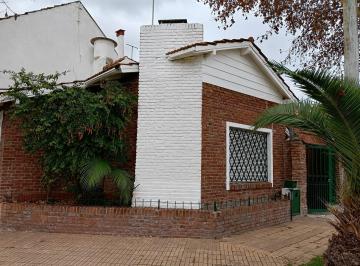 Casa · 80m² · 3 Ambientes · 1 Cochera · Casa en Alquiler en Olivos Golf