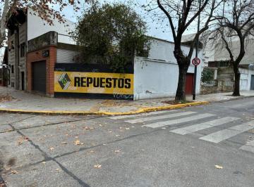 Casa de 3 ambientes, Villa Devoto · Venta de Casa a Reciclar con Local Comercial en Villa Devoto