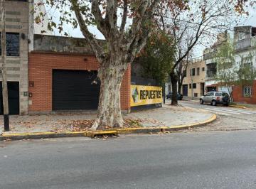 Casa de 3 ambientes, Villa Devoto · Venta de Casa a Reciclar con Local Comercial en Villa Devoto