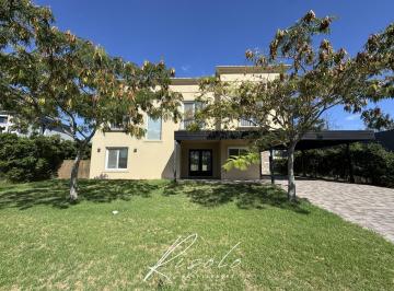 Casa · 170m² · 6 Ambientes · 4 Cocheras · Casa en Alquiler, Excelente Calidad. 3 Dorm.. Escritorio. Pileta. Barrio Cerrado, Escobar