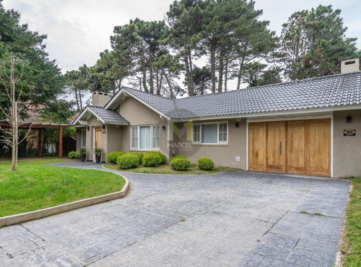 Casa en venta en Golf Viejo · 4 ambientes