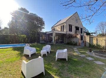 Casa · 297m² · 5 Ambientes · 3 Cocheras · Casa - Venta - Dos Viviendas - Pileta - Cancha de Tenis - Benavidez, Tigre, G. B. a. Zona Norte
