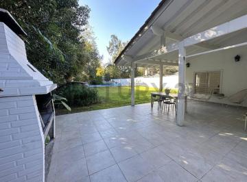Casa · 100m² · 5 Ambientes · 10 Cocheras · Venta Casa Quinta de 5 Ambientes con Gran Parque, Galería y Piscina en Moreno Apta Crédito