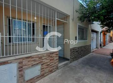 Casa de 3 ambientes, Salta · Casa en Alquiler 2 Dorm. con Patio 10 de Octubre 72
