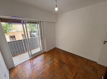 Departamento · 36m² · 3 Ambientes · Excelente 2 Amb. Al Fte. con Balcón.