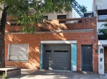 Local comercial · 150m² · 4 Ambientes · 1 Cochera · Alquiler de Depósito Comercial en PH Al Frente en Colegiales