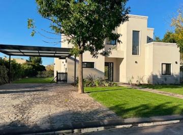 Casa · 180m² · 4 Ambientes · 4 Cocheras · Casa - San Matias