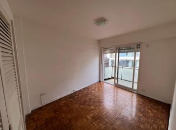 Departamento de 2 ambientes, Recoleta · Apto Profesional, Super Luminoso Piso Alto con Balcón