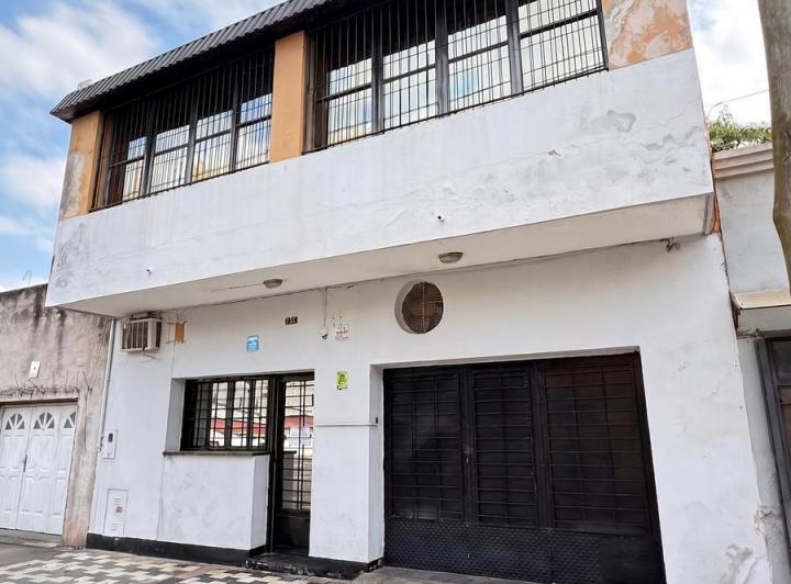 Oficina comercial · 372m² · 6 Ambientes · 1 Cochera