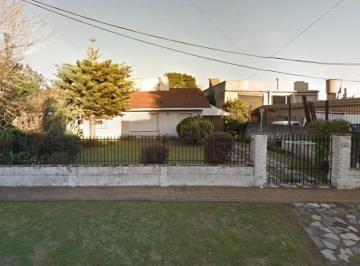 QPX-QPX-22_2 · Clasico Chalet de 4 Ambientes en 1 Planta S/lote de 600 m²