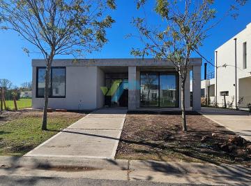 Casa · 175m² · 5 Ambientes · 2 Cocheras · Casa en Venta en San Pablo, Pilar, G. B. a. Zona Norte