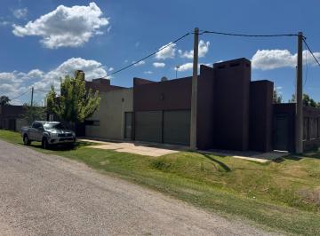 Casa de 6 ambientes, Pujato Norte · Oportunidad Casa - Entrega 80.000 Usd + 48 Cuotas de 1000 Usd