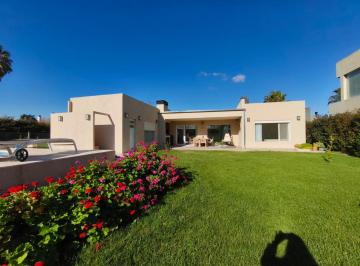 Casa de 3 ambientes, Bahía Blanca · Nueva y Moderna Casa en Pago Chico