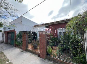 Casa · 307m² · 6 Ambientes · 1 Cochera · Casa