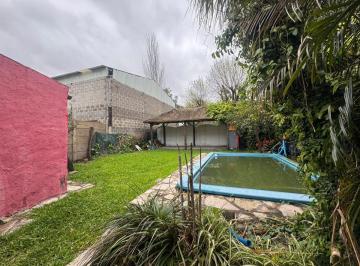 PH · 80m² · 3 Ambientes · PH en Venta Monte Grande con Pileta