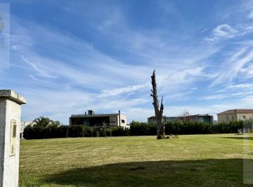 Terreno · 860m² · Lote en Venta en Greenville Polo Resort