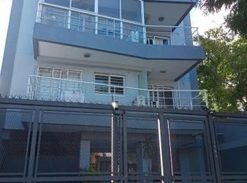 Departamento de 3 ambientes, Lanús · Semipiso de 3 Ambientes con Vestidor, Toilette y Balcón Al Frente