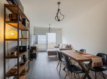 Departamento · 74m² · 3 Ambientes · Departamento de 3 Ambientes Al Frente, con Amplia Terraza con Jacuzzi + Dos Balcones - Totalmente Pri