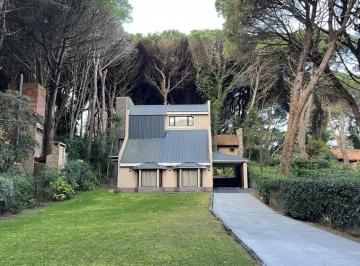 Casa · 166m² · 4 Ambientes · 3 Cocheras · Casa en Venta Zona Golf Pinamar, 4 Ambientes, Gas Natural