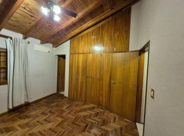Casa de 6 ambientes, Ciudad de Mendoza · Casa - 3 Dorm. - 3 Baños - Cochera Doble Cubierta