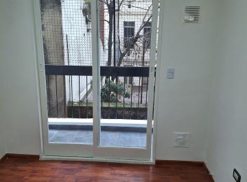 Departamento de 3 ambientes, Balvanera · Totalmente Iluminado, Balcón Contra Frente Enrrejado