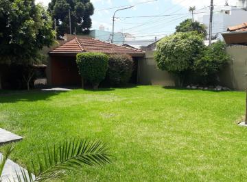Casa · 102m² · 4 Ambientes · 2 Cocheras · Casa en Alquiler con 3 Dorm. en Florida Oeste