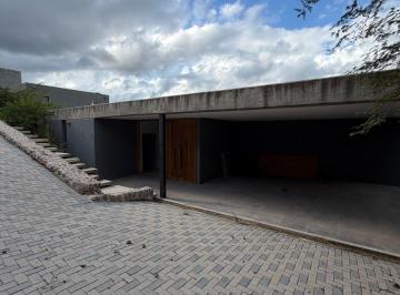 Casa de 4 ambientes Venta USD 500.000 · La Cuesta Villa Residencial - Casa de 3 Dorm. en Venta