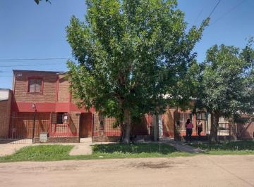 Casa · 150m² · 8 Ambientes · 1 Cochera · Casa y Local (Oprtunidad) en Venta, Santo Tome